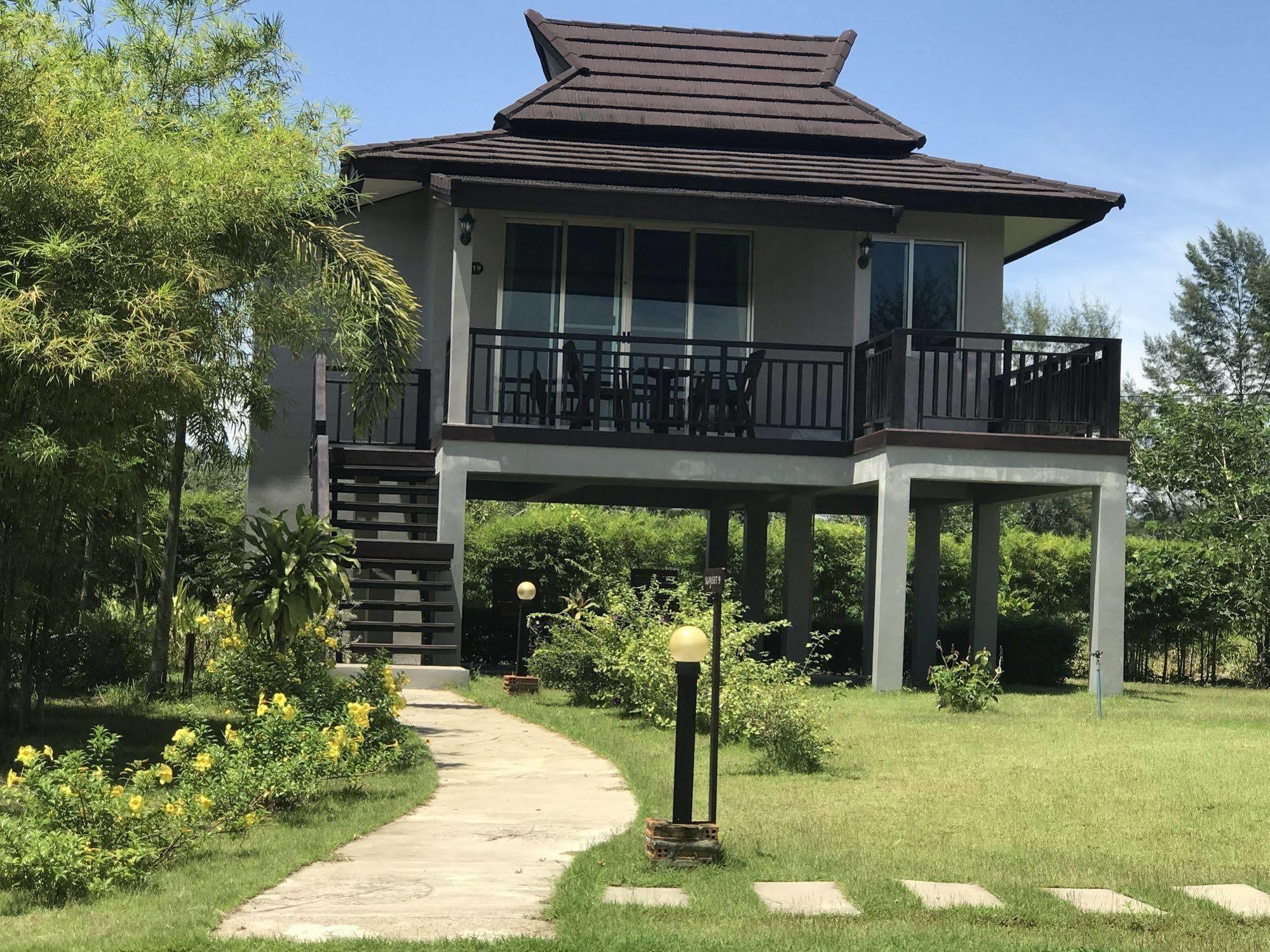 Bang Sak The Hip Resort @ Khao Lak מראה חיצוני תמונה