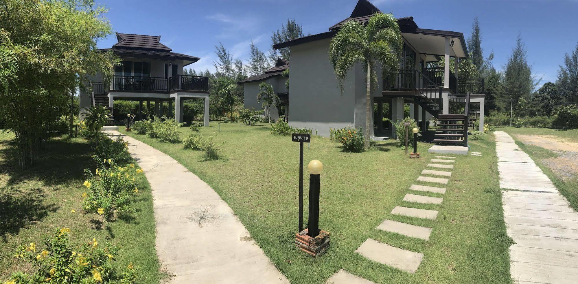 Bang Sak The Hip Resort @ Khao Lak מראה חיצוני תמונה