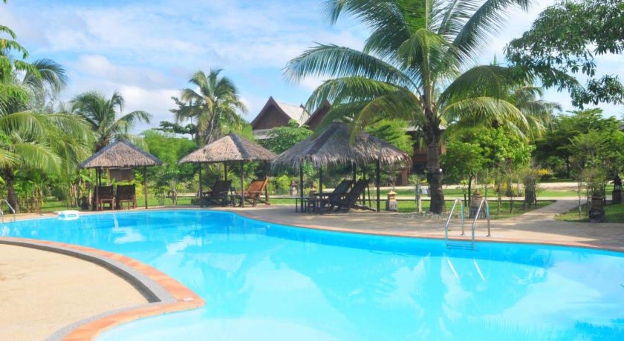 Bang Sak The Hip Resort @ Khao Lak מראה חיצוני תמונה